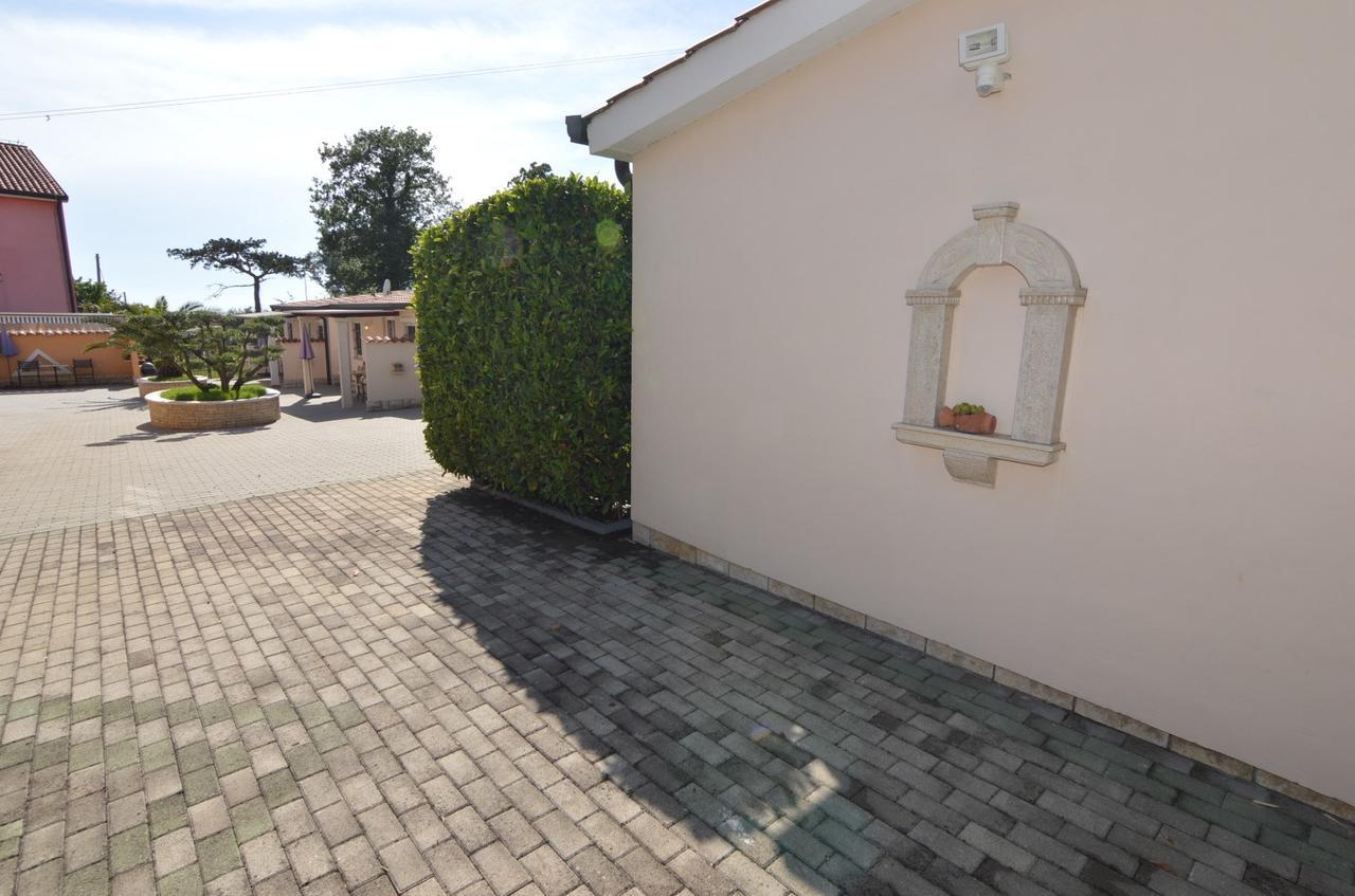 Apartmani Dekovic Materada Poreč Habitación foto